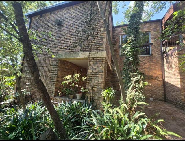 4 BEDROOM HOUSE FOR SALE IN BRYANSTON